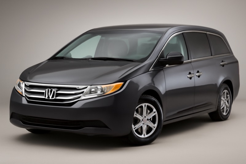 2013 Honda Odyssey windshield replacement in Santa Monica, CA