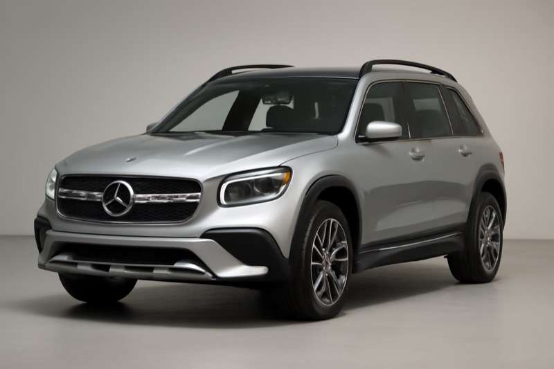 2023 Mercedes-Benz Glb-class windshield replacement in Santa Monica, CA